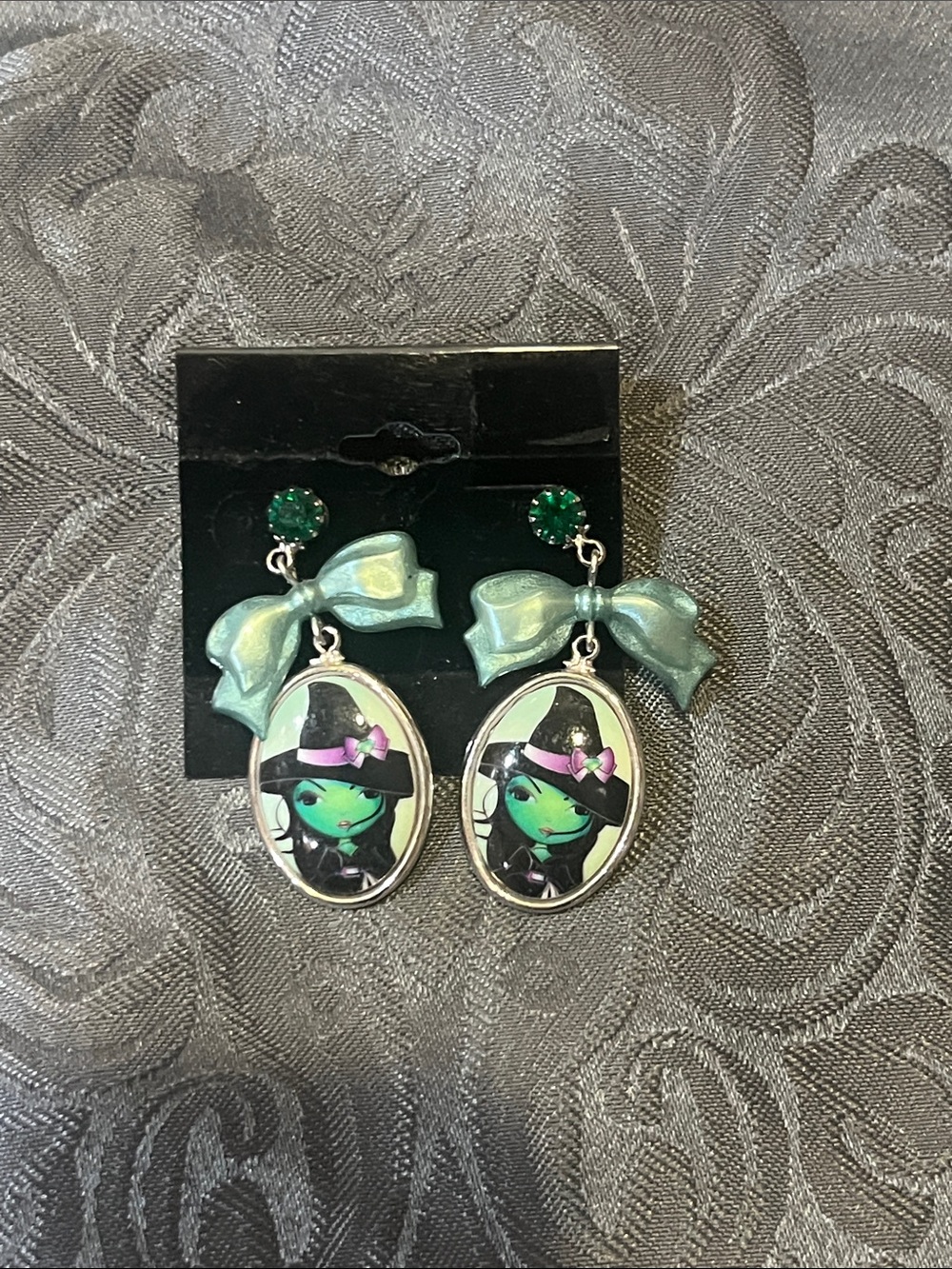 Tina Tarantino Green Witch from the Wizard of Oz Cameo Bow Dangle Earrings